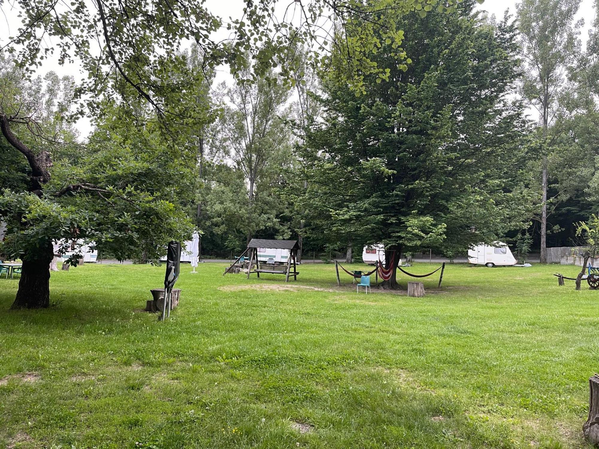 Camping Dragoske Ciofrîngeni エクステリア 写真